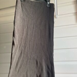 H&M Ribbed Midi Skirt in Black